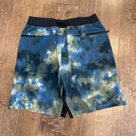 Fabletics Franchise Short - Picture 8 of 8